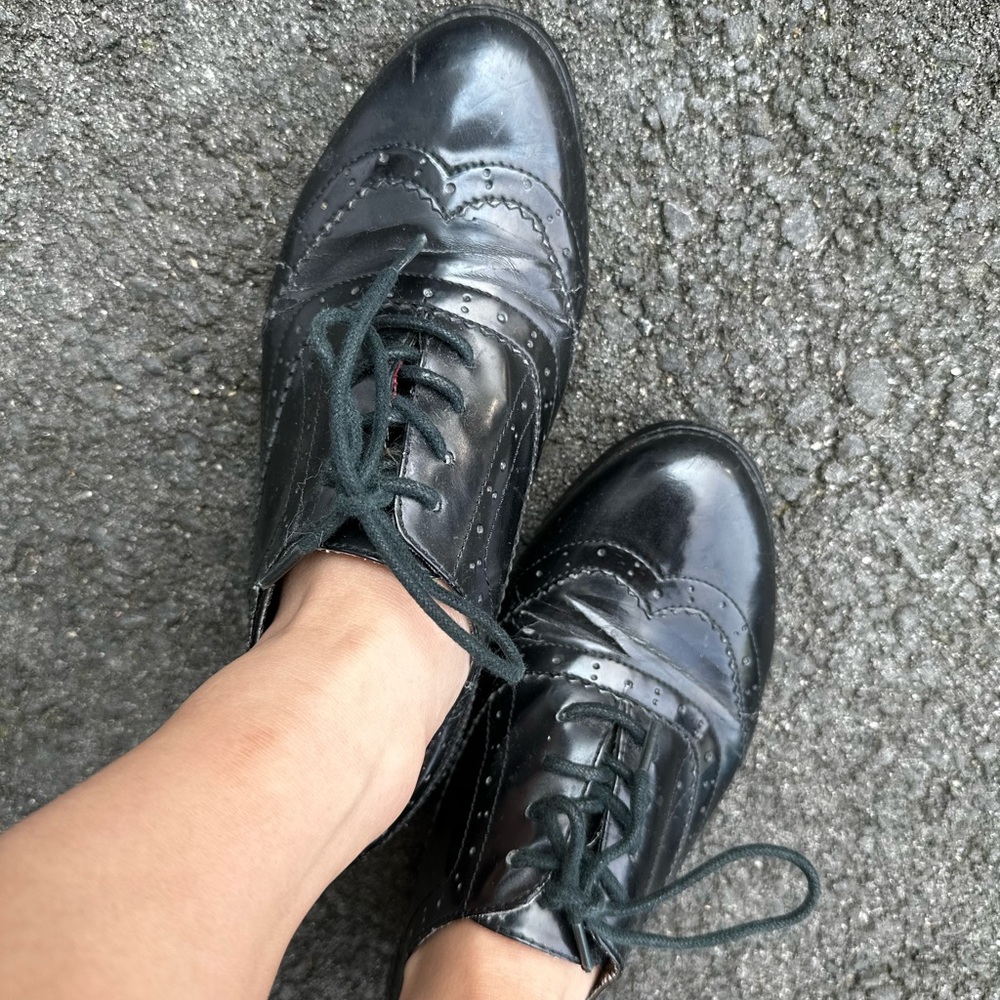 Aldo black leather dress shoes, flats. Size 6. Used.